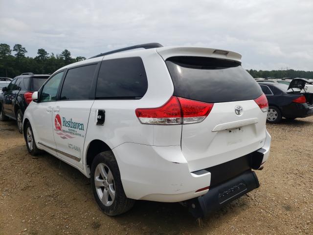 Photo 2 VIN: 5TDKK3DC7DS326261 - TOYOTA SIENNA LE 