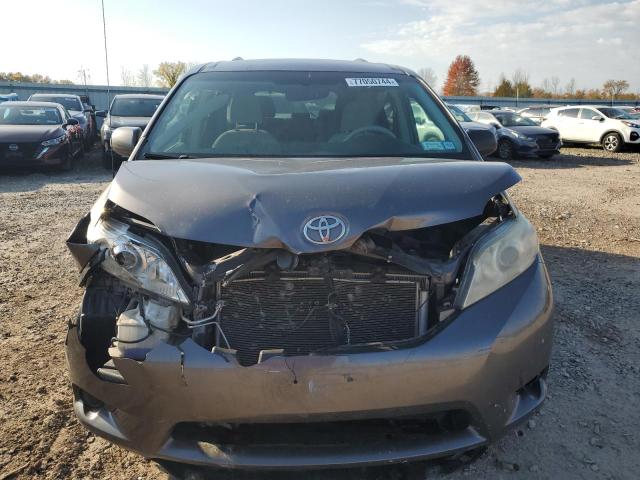 Photo 4 VIN: 5TDKK3DC7DS329354 - TOYOTA SIENNA LE 