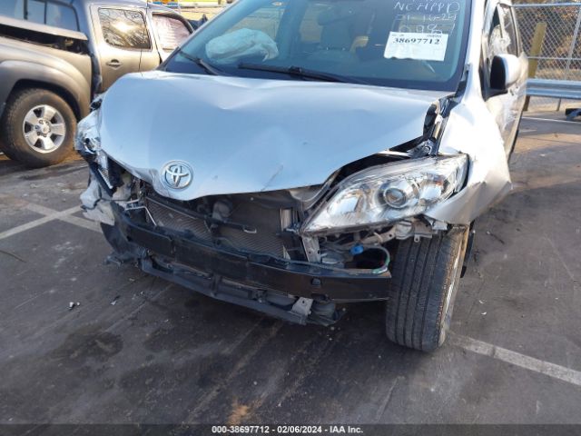 Photo 5 VIN: 5TDKK3DC7DS330987 - TOYOTA SIENNA 