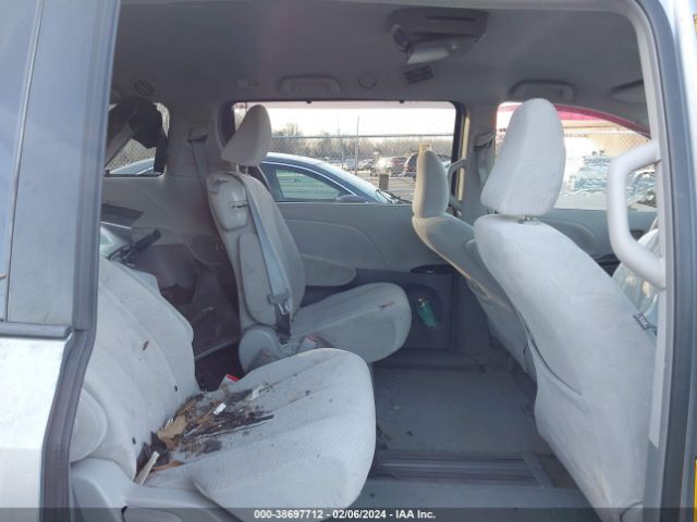 Photo 7 VIN: 5TDKK3DC7DS330987 - TOYOTA SIENNA 