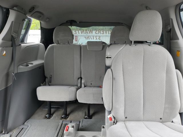 Photo 9 VIN: 5TDKK3DC7DS340029 - TOYOTA SIENNA LE 