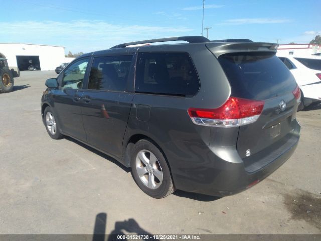 Photo 2 VIN: 5TDKK3DC7DS341066 - TOYOTA SIENNA 