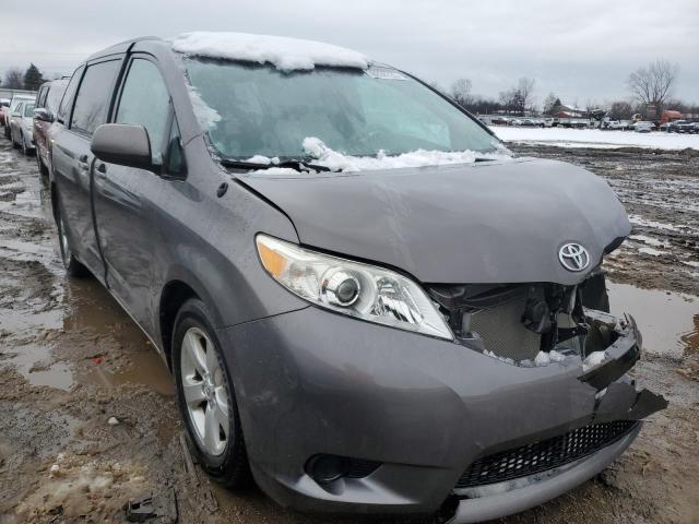 Photo 3 VIN: 5TDKK3DC7DS345974 - TOYOTA SIENNA LE 