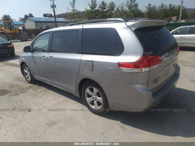 Photo 2 VIN: 5TDKK3DC7DS354108 - TOYOTA SIENNA 