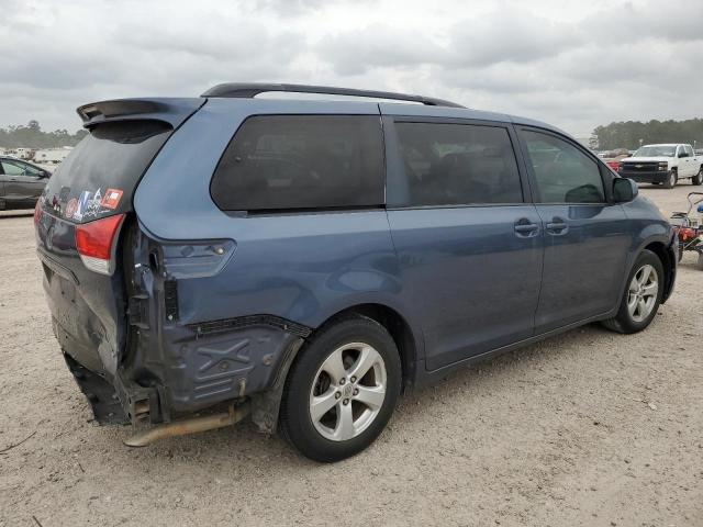 Photo 2 VIN: 5TDKK3DC7DS354738 - TOYOTA SIENNA LE 