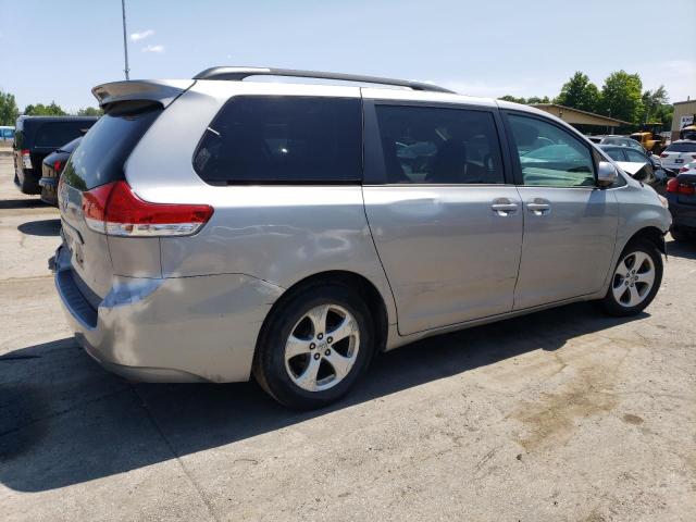 Photo 2 VIN: 5TDKK3DC7DS358241 - TOYOTA SIENNA LE 