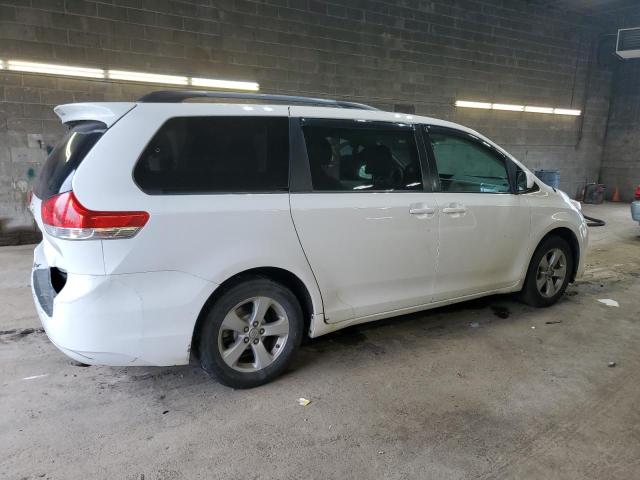 Photo 2 VIN: 5TDKK3DC7DS360216 - TOYOTA SIENNA 