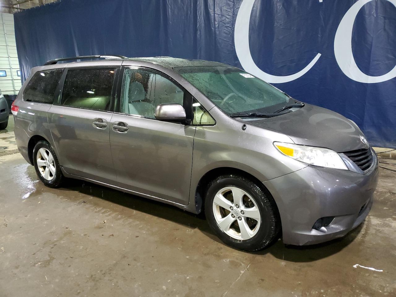 Photo 3 VIN: 5TDKK3DC7DS364461 - TOYOTA SIENNA 