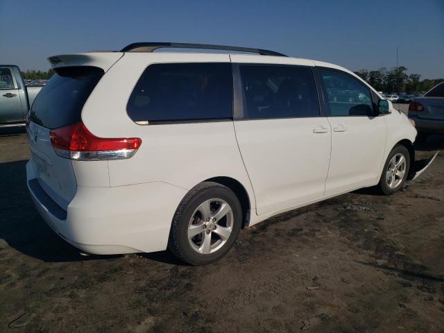 Photo 2 VIN: 5TDKK3DC7DS371975 - TOYOTA SIENNA LE 