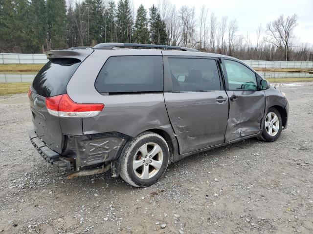 Photo 2 VIN: 5TDKK3DC7DS385584 - TOYOTA SIENNA LE 