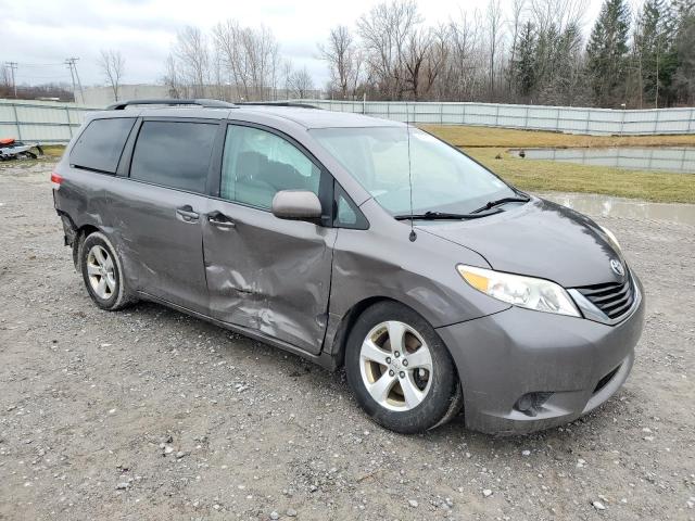 Photo 3 VIN: 5TDKK3DC7DS385584 - TOYOTA SIENNA LE 