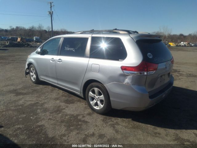 Photo 2 VIN: 5TDKK3DC7DS399386 - TOYOTA SIENNA 