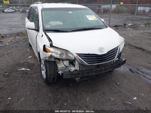 Photo 5 VIN: 5TDKK3DC7ES414633 - TOYOTA SIENNA 