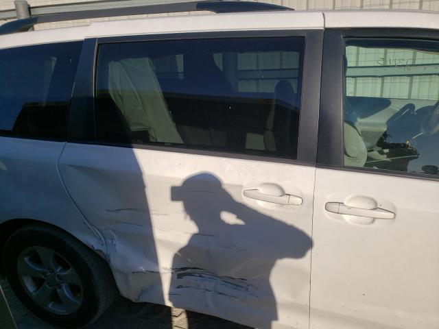 Photo 5 VIN: 5TDKK3DC7ES449480 - TOYOTA SIENNA LE 