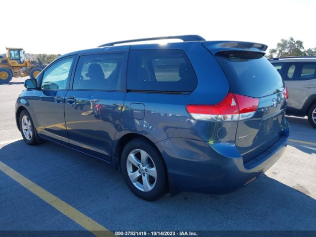 Photo 2 VIN: 5TDKK3DC7ES456235 - TOYOTA SIENNA 