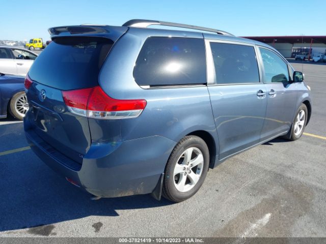 Photo 3 VIN: 5TDKK3DC7ES456235 - TOYOTA SIENNA 