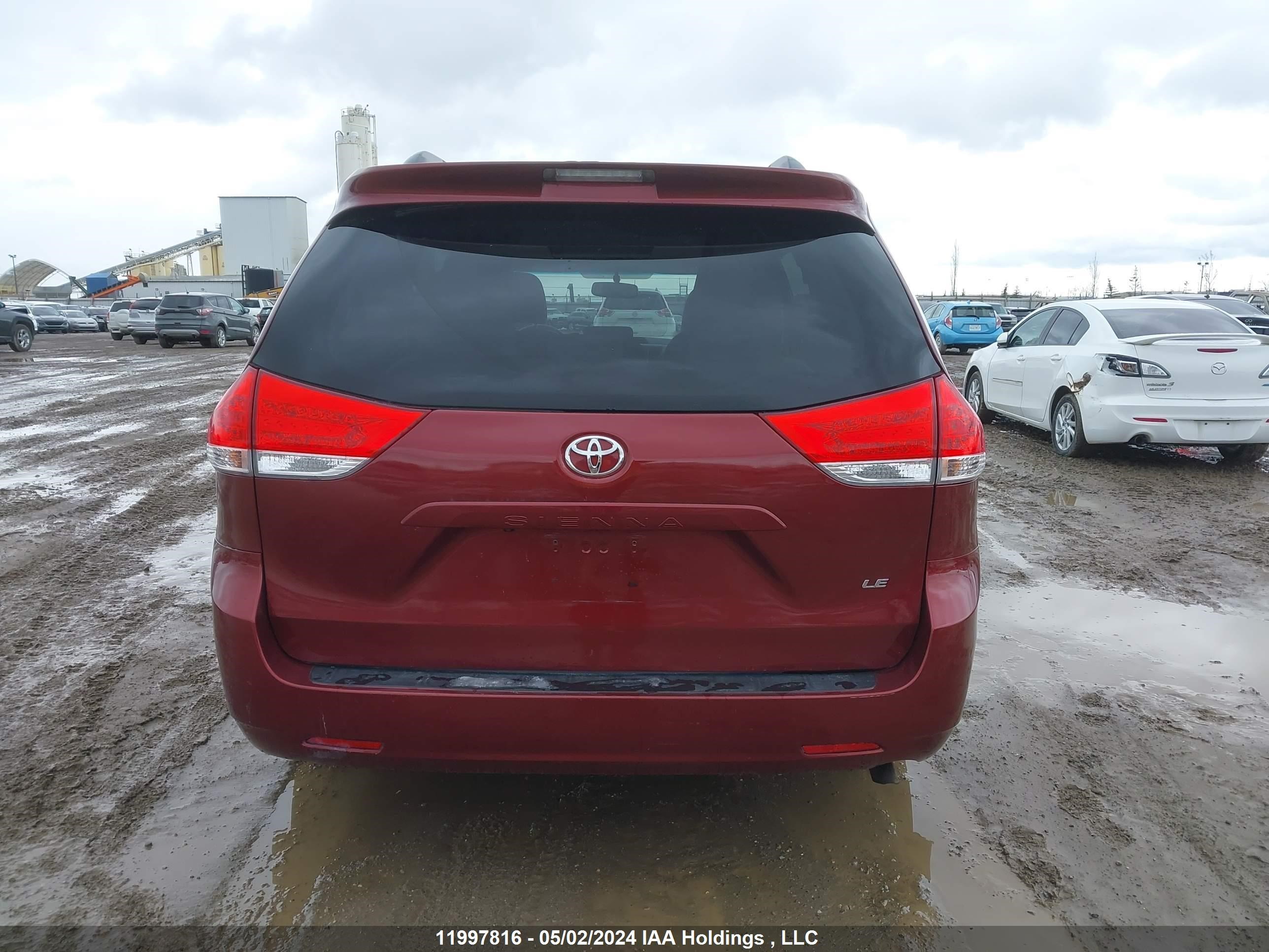 Photo 15 VIN: 5TDKK3DC7ES459801 - TOYOTA SIENNA 