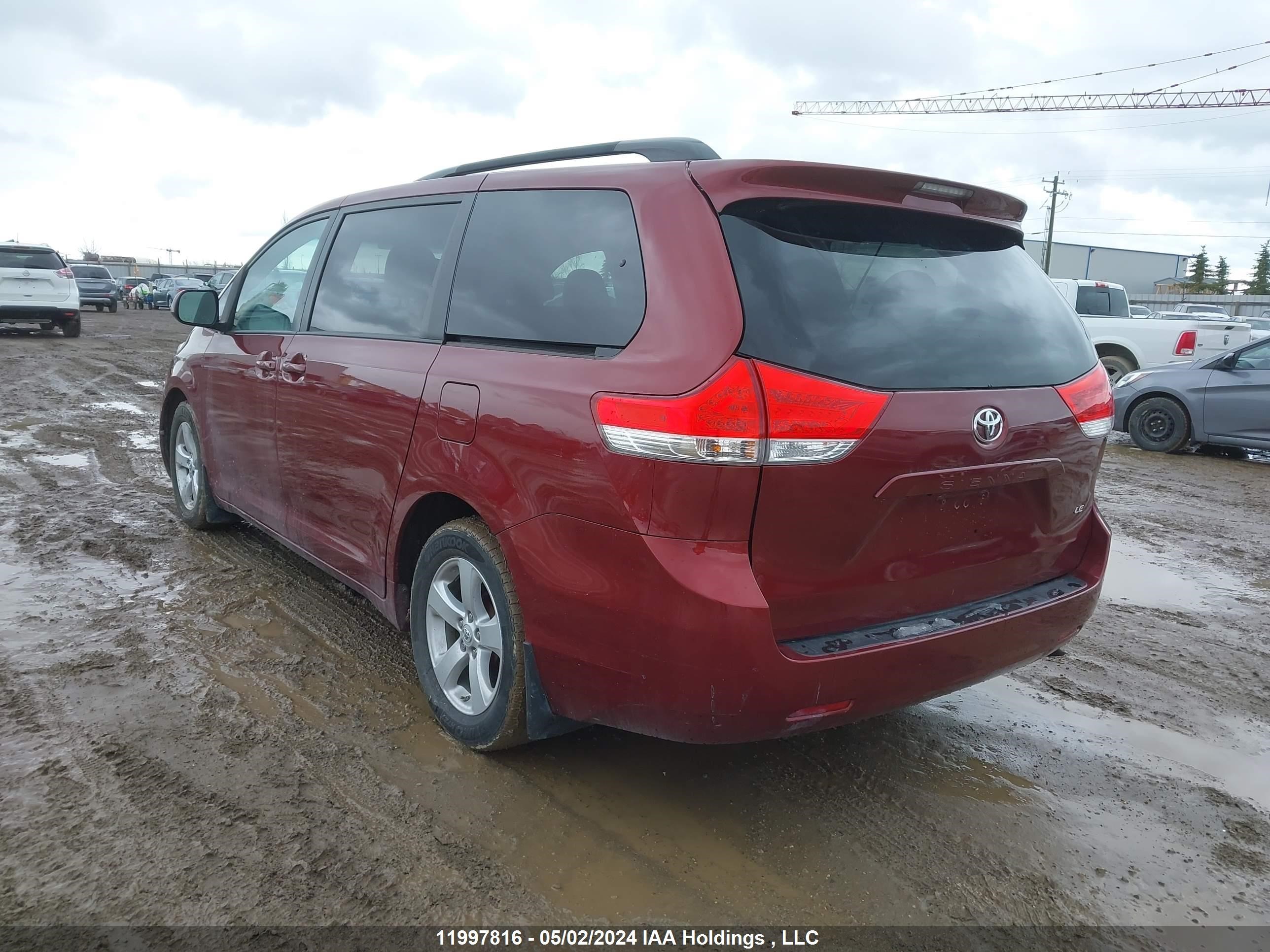 Photo 2 VIN: 5TDKK3DC7ES459801 - TOYOTA SIENNA 