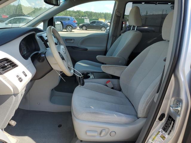 Photo 6 VIN: 5TDKK3DC7ES462701 - TOYOTA SIENNA LE 