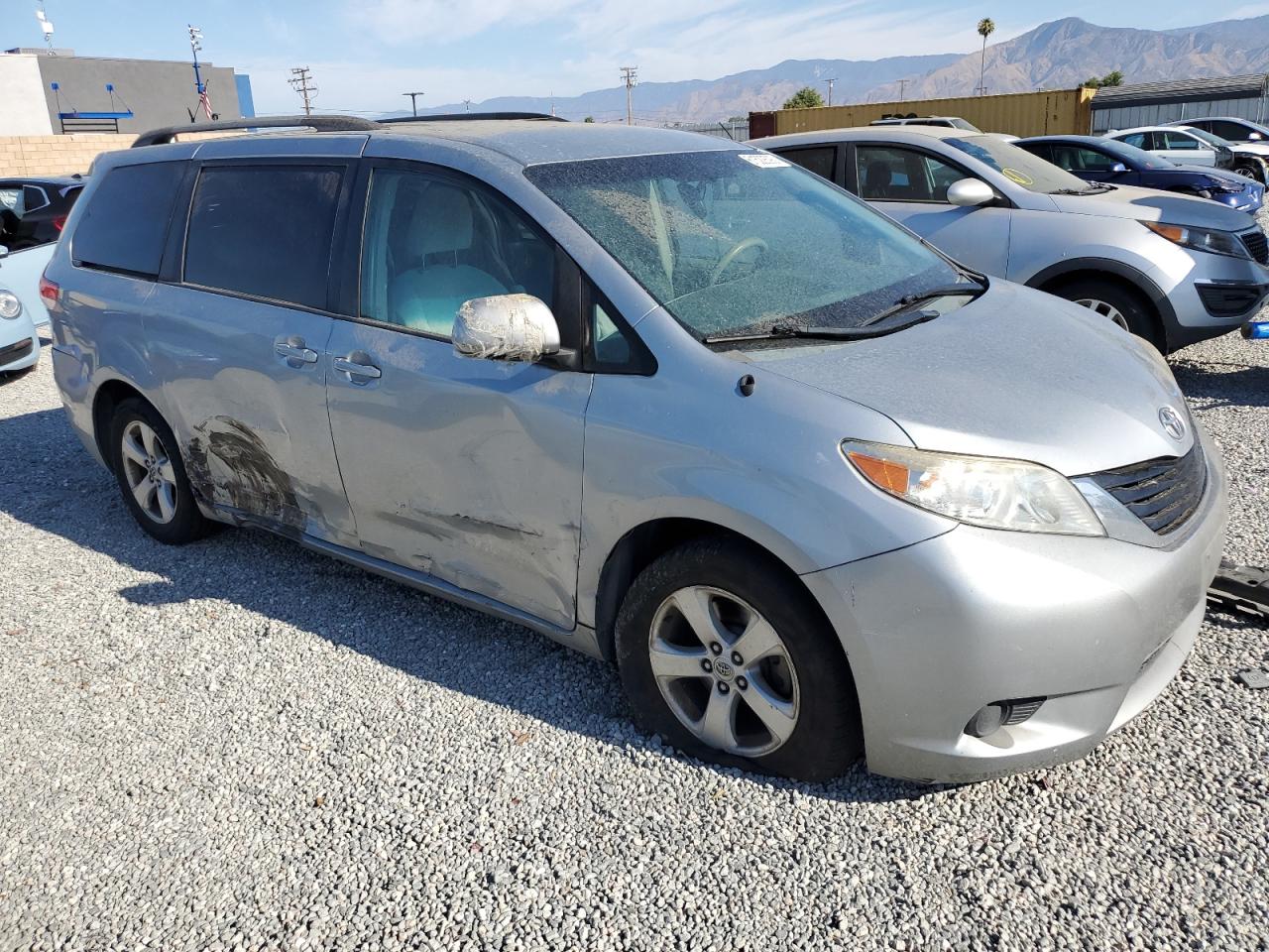 Photo 3 VIN: 5TDKK3DC7ES472841 - TOYOTA SIENNA 