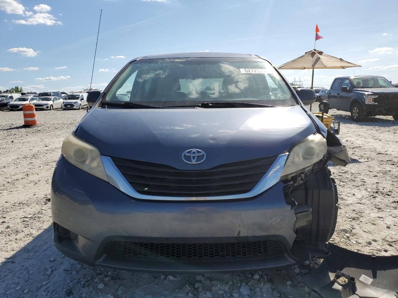 Photo 4 VIN: 5TDKK3DC7ES477005 - TOYOTA SIENNA 