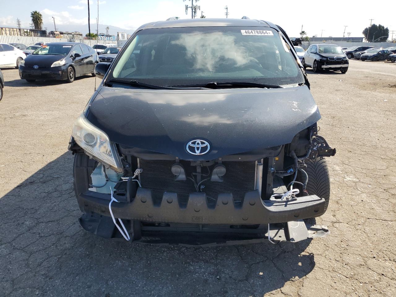 Photo 4 VIN: 5TDKK3DC7ES479112 - TOYOTA SIENNA 