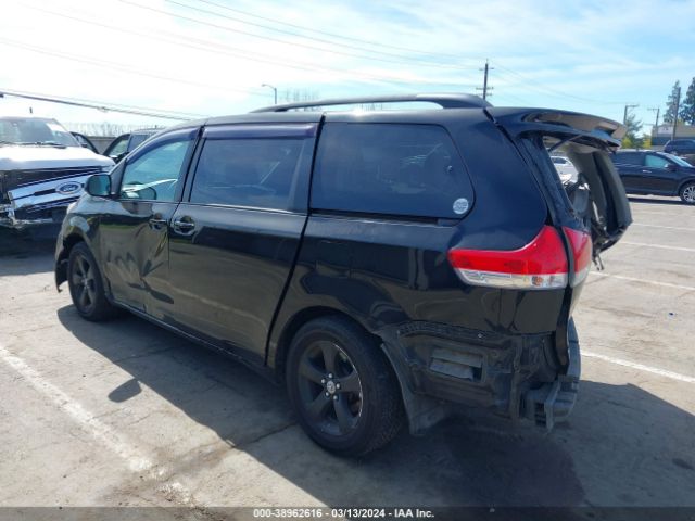 Photo 2 VIN: 5TDKK3DC7ES481717 - TOYOTA SIENNA 