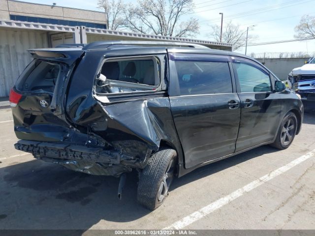 Photo 3 VIN: 5TDKK3DC7ES481717 - TOYOTA SIENNA 