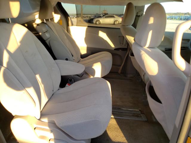 Photo 5 VIN: 5TDKK3DC7ES485430 - TOYOTA SIENNA LE 