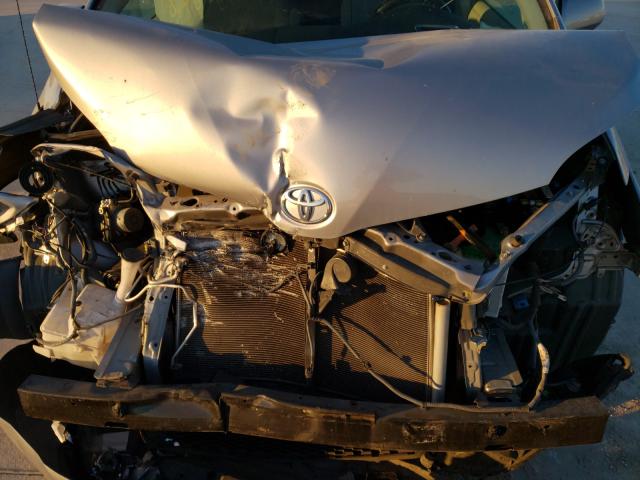 Photo 6 VIN: 5TDKK3DC7ES485430 - TOYOTA SIENNA LE 