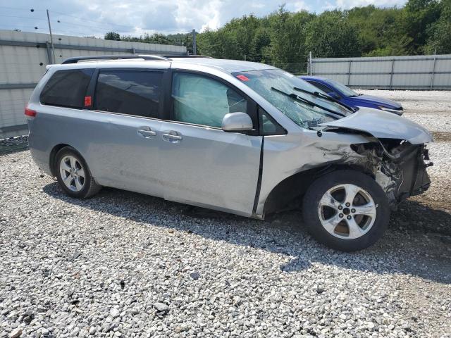 Photo 3 VIN: 5TDKK3DC7ES516725 - TOYOTA SIENNA LE 