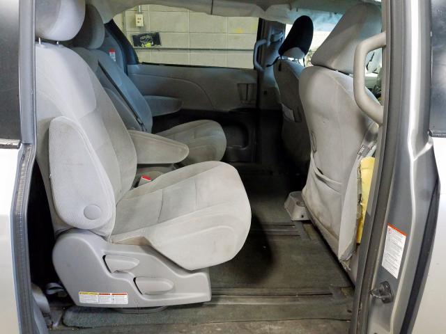 Photo 5 VIN: 5TDKK3DC7FS563156 - TOYOTA SIENNA LE 