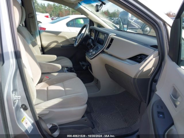 Photo 4 VIN: 5TDKK3DC7FS570348 - TOYOTA SIENNA 