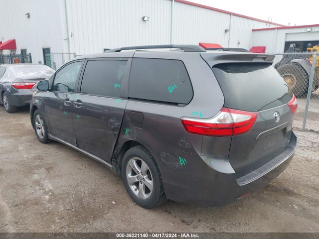 Photo 2 VIN: 5TDKK3DC7FS588283 - TOYOTA SIENNA 