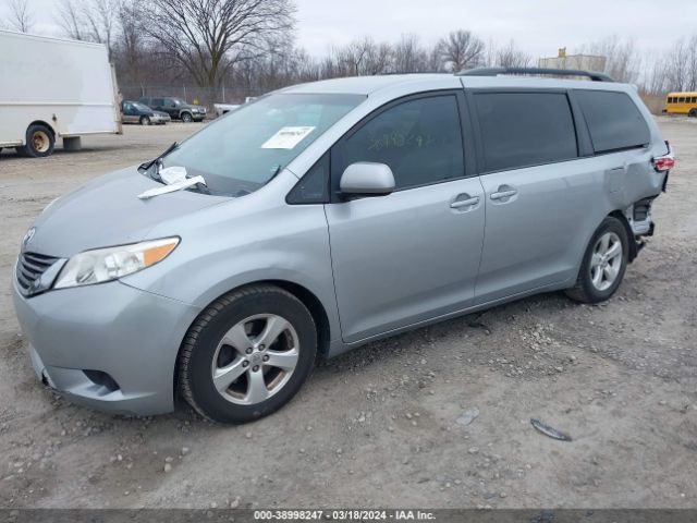 Photo 1 VIN: 5TDKK3DC7FS641810 - TOYOTA SIENNA 