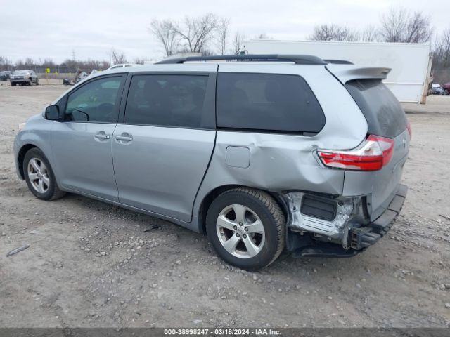 Photo 2 VIN: 5TDKK3DC7FS641810 - TOYOTA SIENNA 