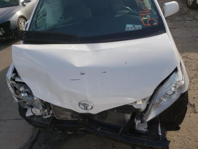 Photo 6 VIN: 5TDKK3DC7FS648059 - TOYOTA SIENNA LE 