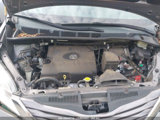 Photo 9 VIN: 5TDKK3DC7FS649034 - TOYOTA SIENNA 