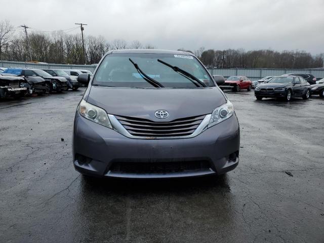 Photo 4 VIN: 5TDKK3DC7FS670501 - TOYOTA SIENNA LE 