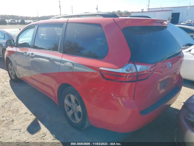 Photo 2 VIN: 5TDKK3DC7FS684575 - TOYOTA SIENNA 