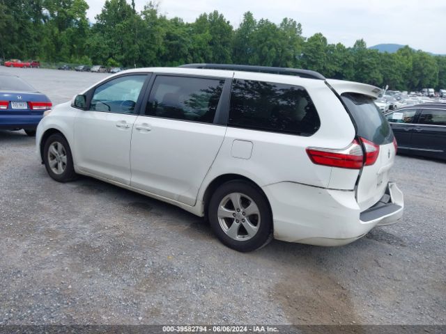 Photo 2 VIN: 5TDKK3DC7FS684883 - TOYOTA SIENNA 