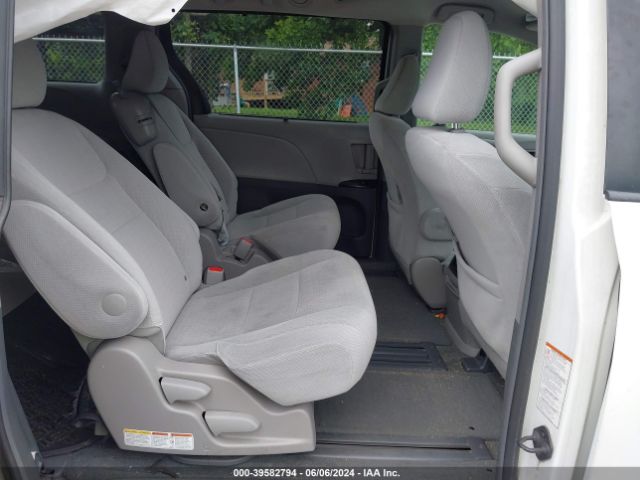 Photo 7 VIN: 5TDKK3DC7FS684883 - TOYOTA SIENNA 