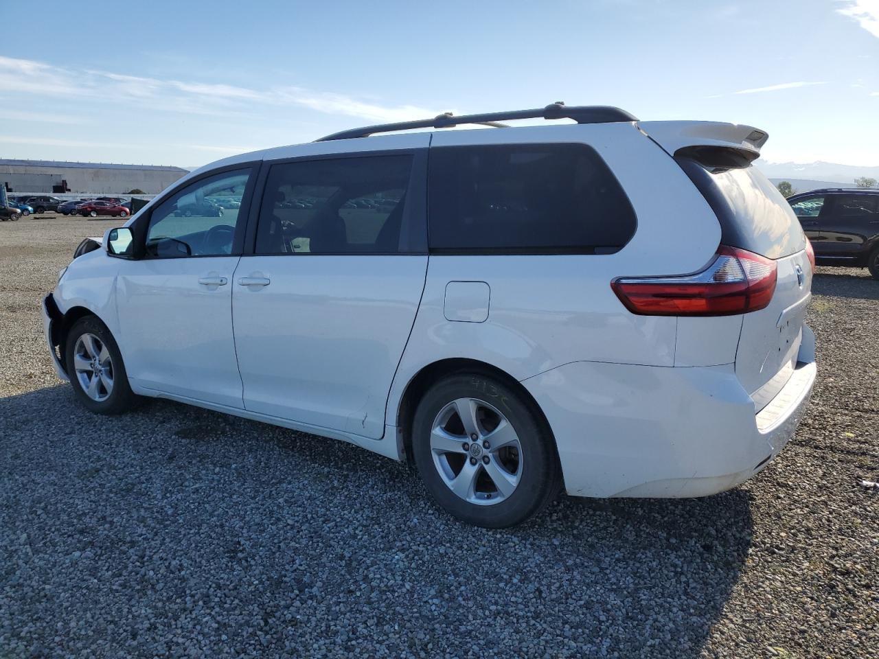 Photo 1 VIN: 5TDKK3DC7GS703157 - TOYOTA SIENNA 