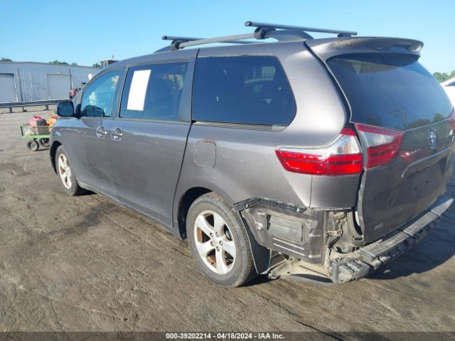 Photo 2 VIN: 5TDKK3DC7GS720444 - TOYOTA SIENNA 