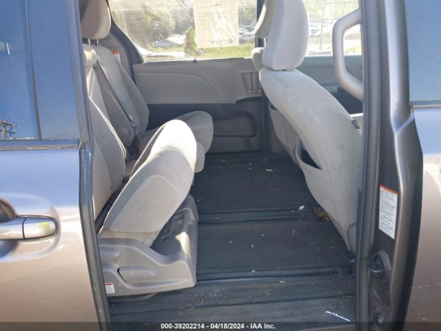 Photo 7 VIN: 5TDKK3DC7GS720444 - TOYOTA SIENNA 