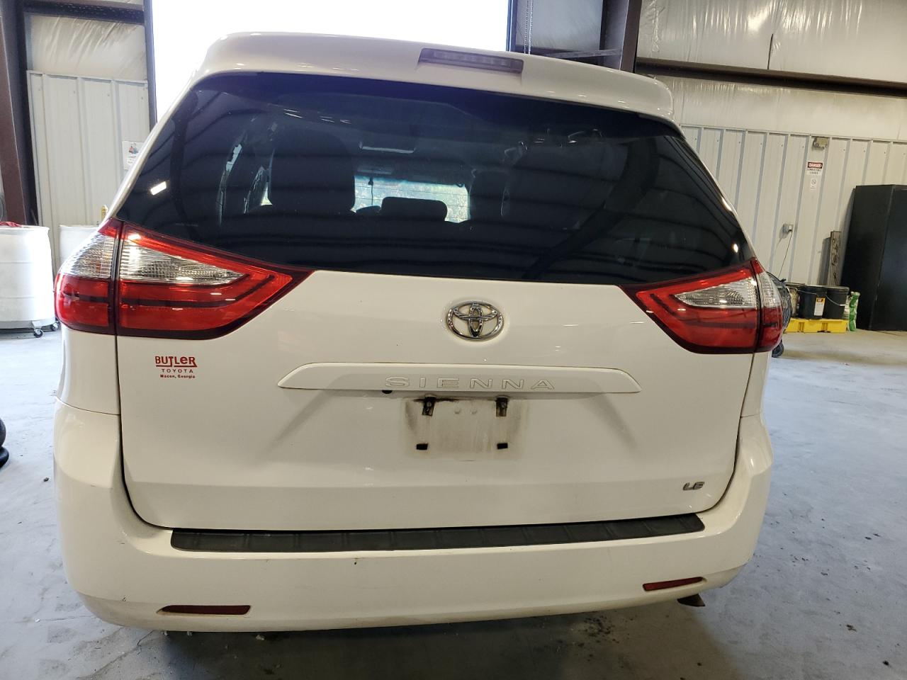 Photo 5 VIN: 5TDKK3DC7GS724882 - TOYOTA SIENNA 