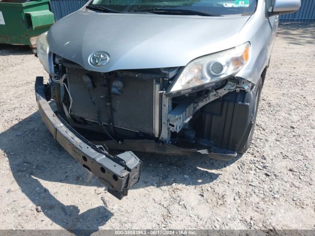 Photo 5 VIN: 5TDKK3DC7GS727345 - TOYOTA SIENNA 