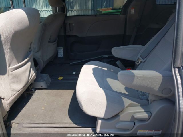 Photo 7 VIN: 5TDKK3DC7GS727345 - TOYOTA SIENNA 