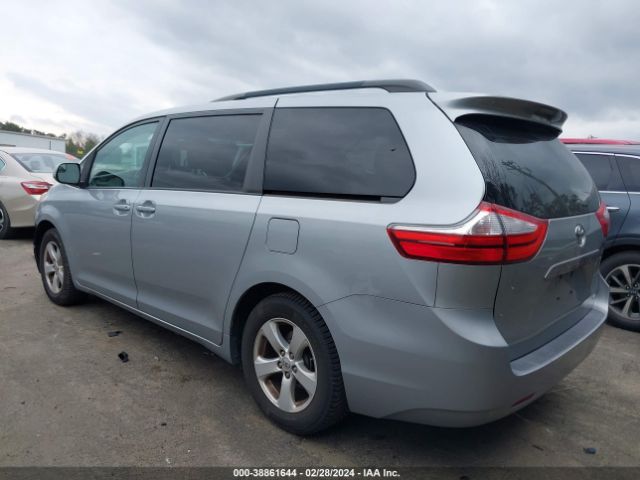 Photo 2 VIN: 5TDKK3DC7GS727703 - TOYOTA SIENNA 