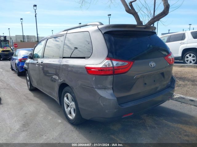 Photo 2 VIN: 5TDKK3DC7GS731699 - TOYOTA SIENNA 